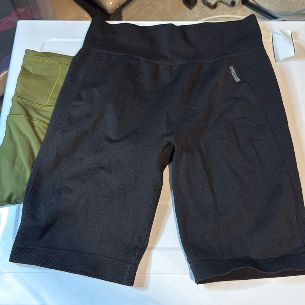 GYMSHARK SHORTS
